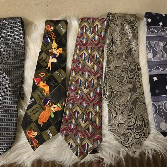 Assorted Multi-colored Ties Collection - Picture 2 of 11